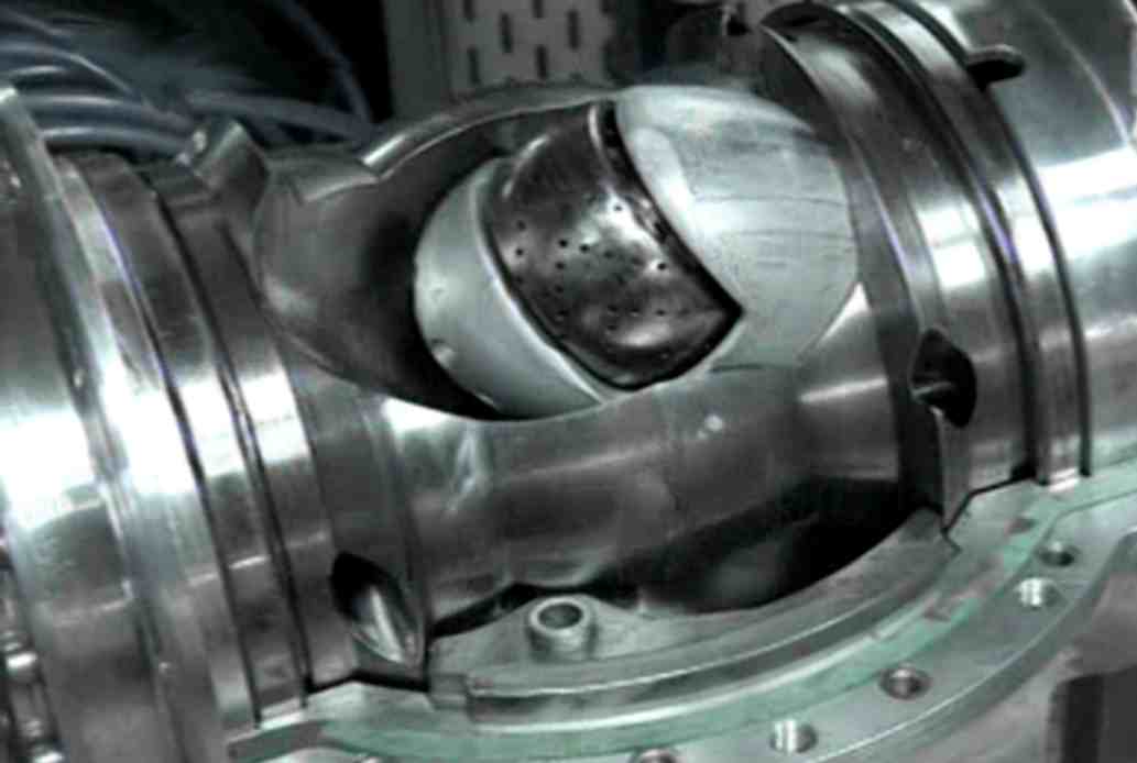 Inside a Hüttlin Kugelmotor